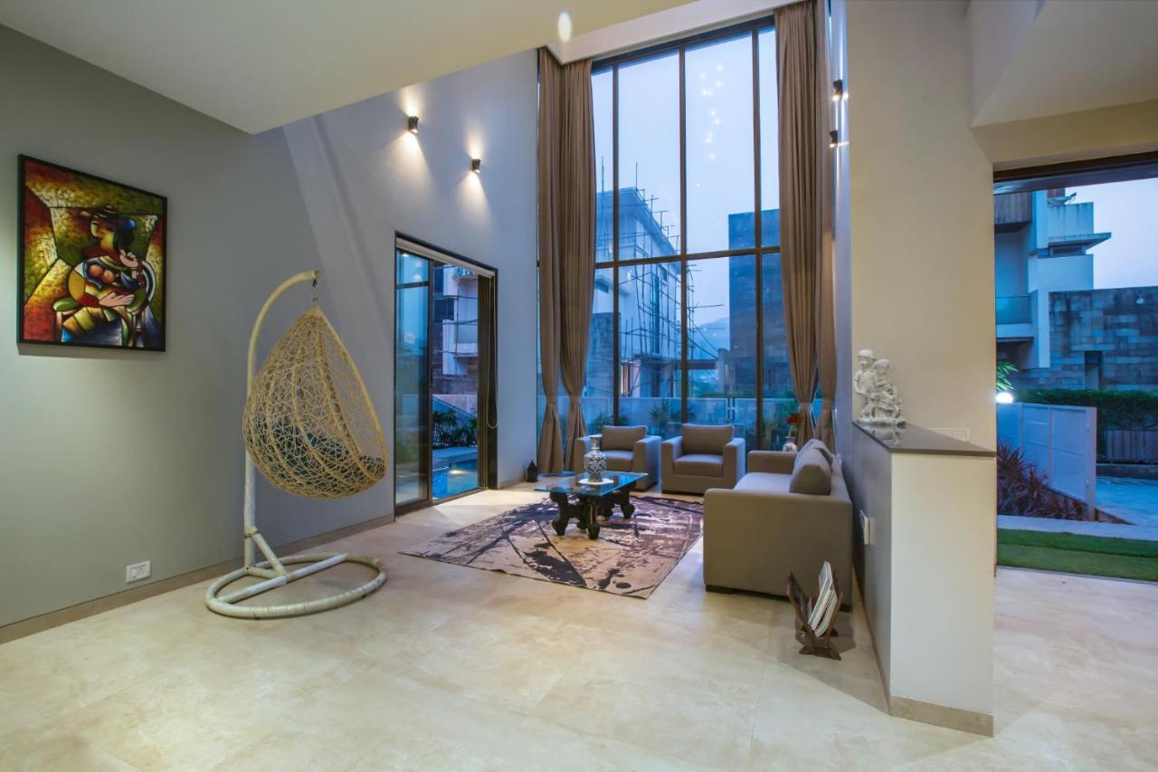 Saffronstays Aspen, Lonavala - Luxury Pool Villa With Games And Tv Room Near Bhushi Dam Luaran gambar